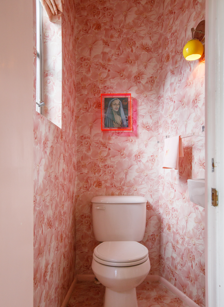 AWB Pink Poppies Wallpaper Insitu Powder Room 